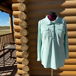 Duluth Trading Co Teal performance Shirt.
Size LARGE.  GENTLY USED.